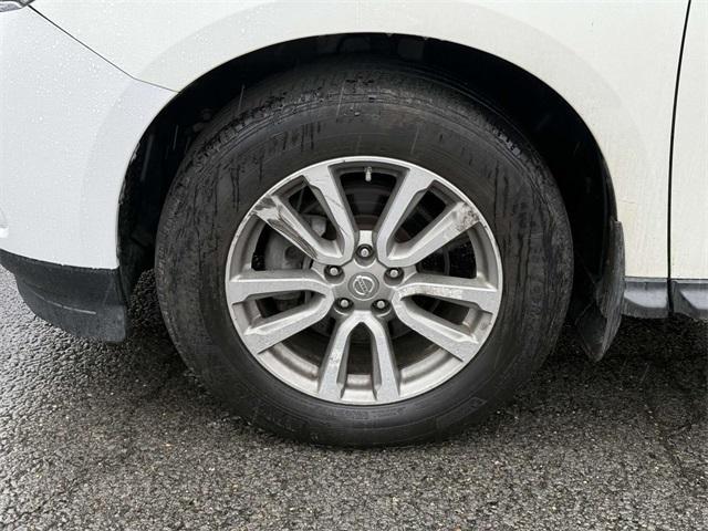 used 2015 Nissan Pathfinder car, priced at $11,900