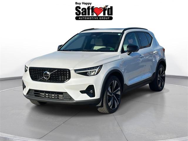 used 2023 Volvo XC40 car, priced at $29,161