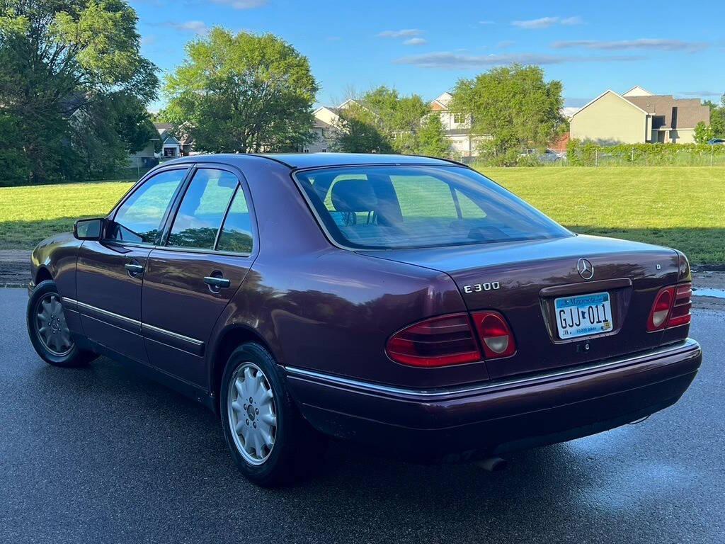 used 1997 Mercedes-Benz E-Class car, priced at $2,600