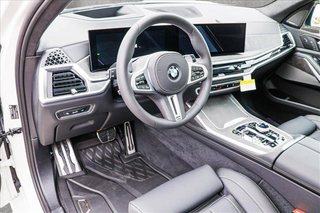 new 2025 BMW X7 car, priced at $116,405