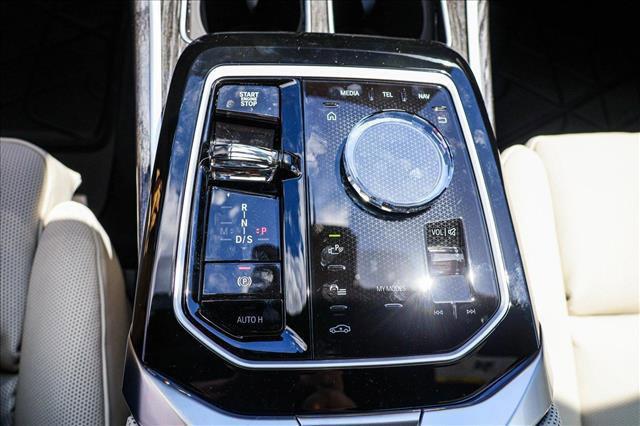 new 2025 BMW 760 car, priced at $127,925