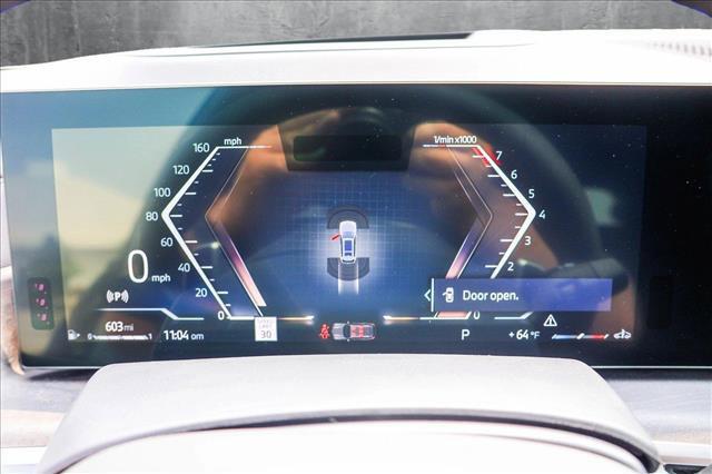 new 2026 BMW X7 car, priced at $100,335