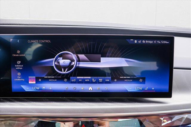 new 2025 BMW 760 car, priced at $129,625