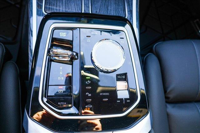 new 2025 BMW i7 car, priced at $129,405