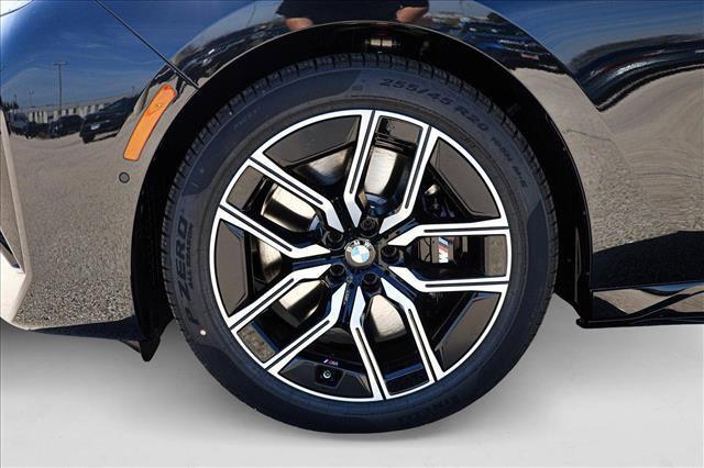 new 2025 BMW 760 car, priced at $128,450