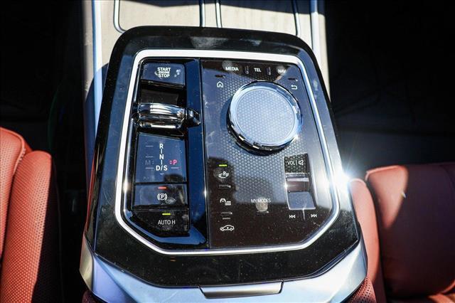 new 2025 BMW 760 car, priced at $128,450