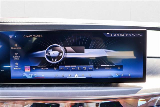 new 2025 BMW 760 car, priced at $128,450