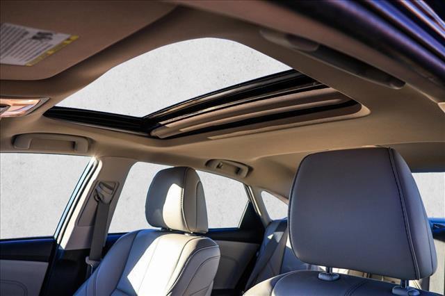 used 2015 Toyota Avalon Hybrid car, priced at $18,791