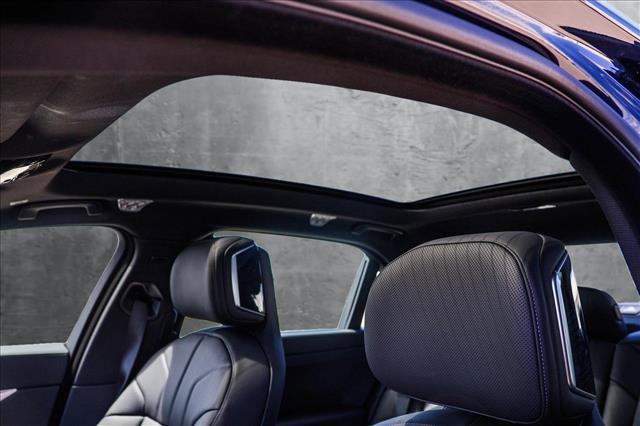 new 2025 BMW 760 car, priced at $133,320