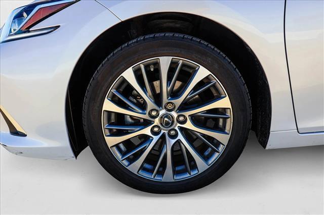 used 2019 Lexus ES 300h car, priced at $26,192
