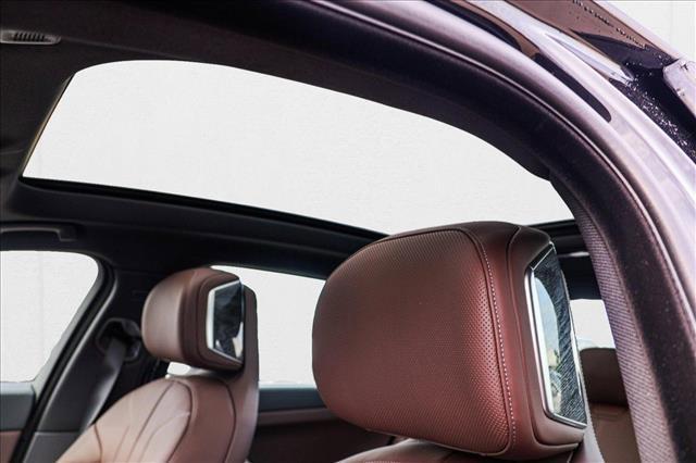 new 2025 BMW 760 car, priced at $128,625