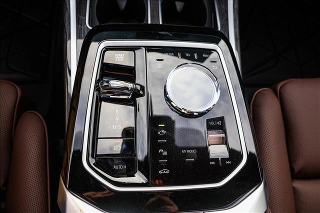 new 2025 BMW 760 car, priced at $128,625