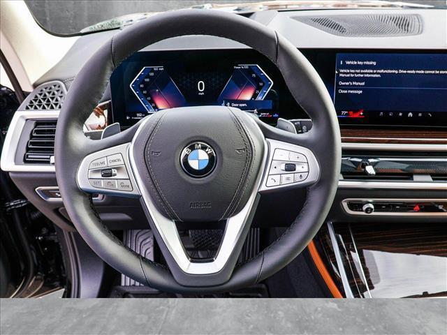 new 2025 BMW X7 car, priced at $90,385