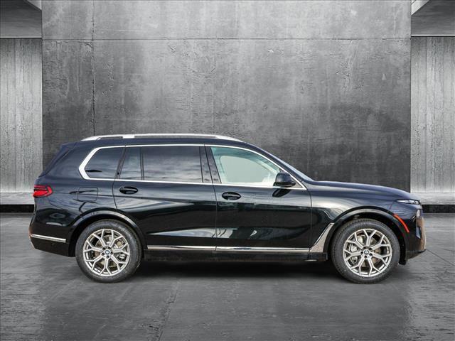 new 2025 BMW X7 car, priced at $90,385