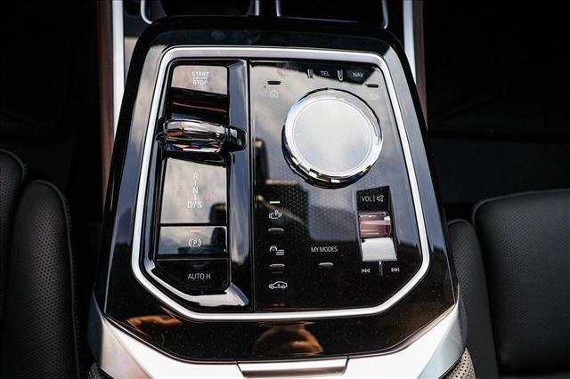 new 2025 BMW 760 car, priced at $146,250