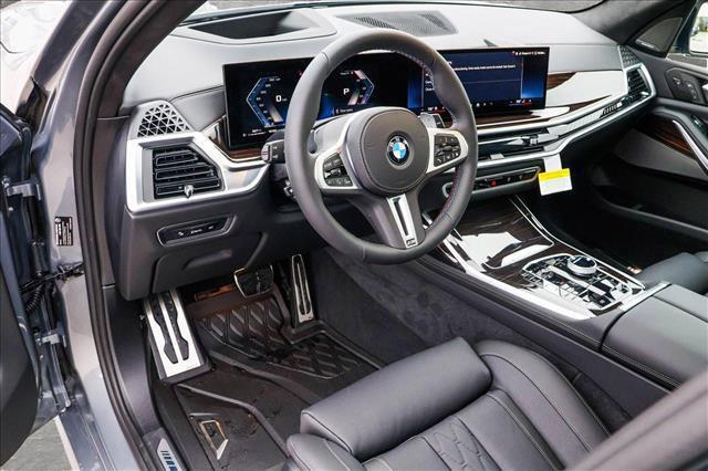 new 2025 BMW X7 car, priced at $118,575