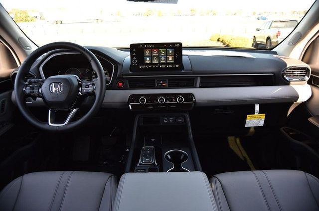 new 2025 Honda Pilot car, priced at $51,095