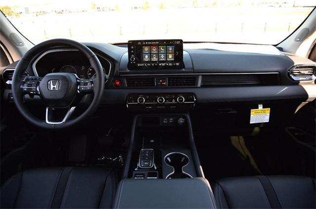 new 2025 Honda Pilot car, priced at $51,350