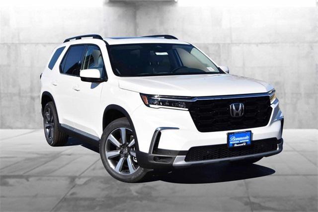 new 2025 Honda Pilot car, priced at $51,550
