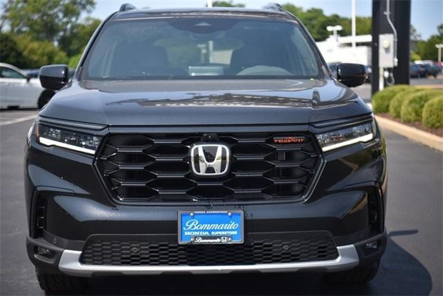 new 2025 Honda Pilot car, priced at $51,280