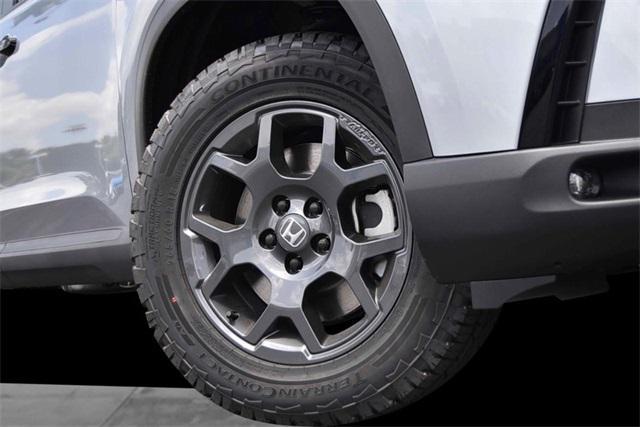 new 2025 Honda Pilot car, priced at $50,850