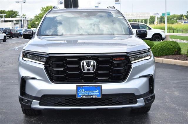 new 2025 Honda Pilot car, priced at $50,850