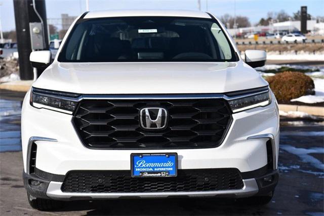 new 2025 Honda Pilot car, priced at $49,650