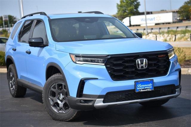 new 2025 Honda Pilot car, priced at $50,950