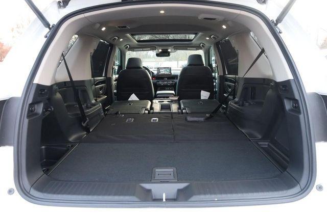 new 2025 Honda Pilot car, priced at $51,550