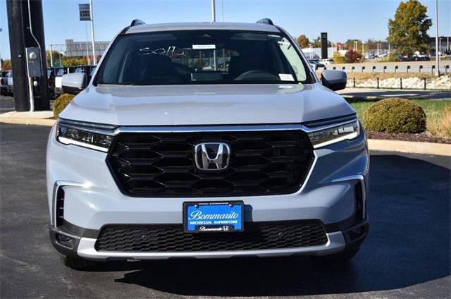 new 2025 Honda Pilot car, priced at $51,550