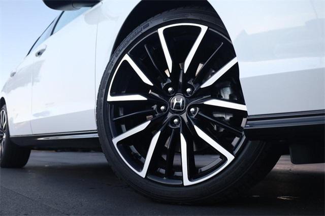 new 2025 Honda Accord Hybrid car, priced at $40,950