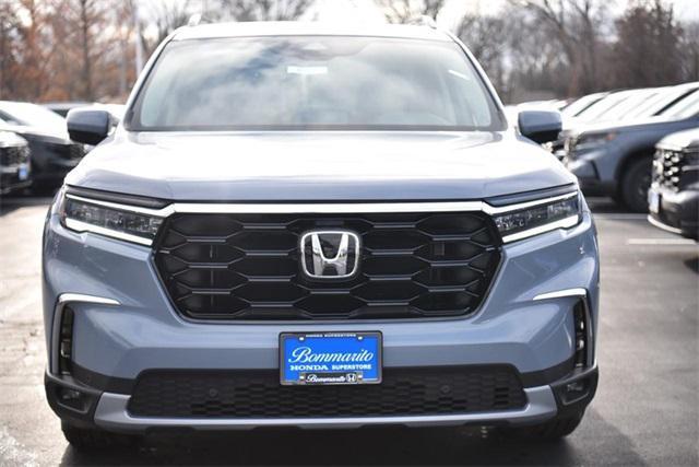 new 2025 Honda Pilot car, priced at $52,440