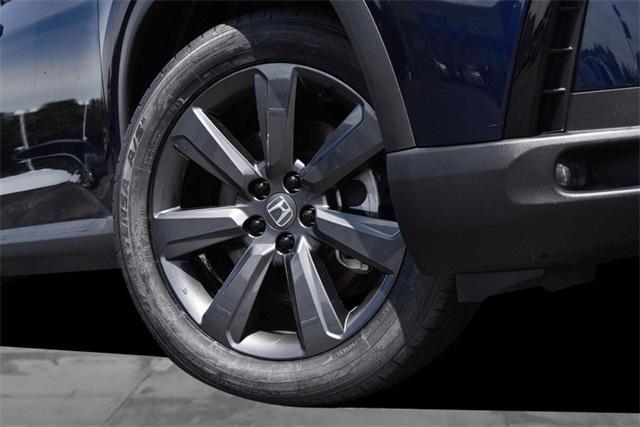 used 2025 Honda Pilot car, priced at $39,188
