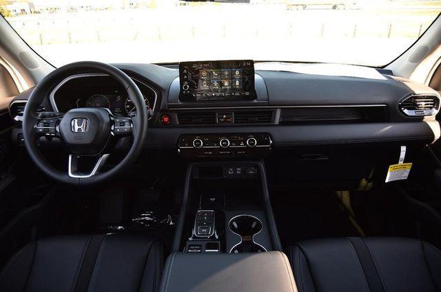 new 2025 Honda Pilot car, priced at $47,505