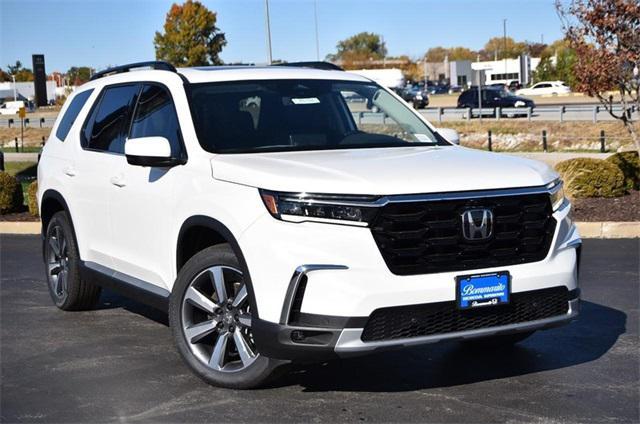 new 2025 Honda Pilot car, priced at $56,705
