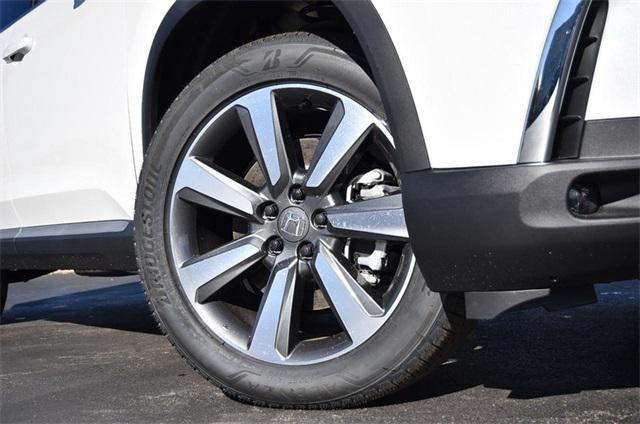 new 2025 Honda Pilot car, priced at $56,705