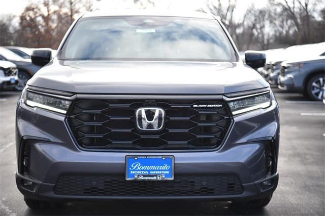 new 2025 Honda Pilot car, priced at $55,975