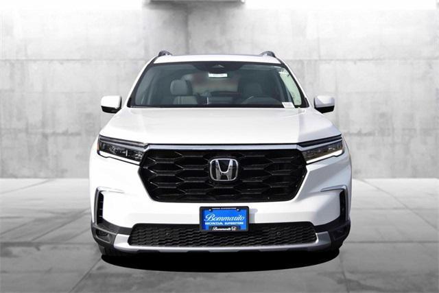new 2025 Honda Pilot car, priced at $52,280