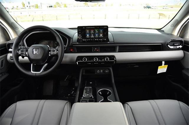 new 2025 Honda Pilot car, priced at $52,280