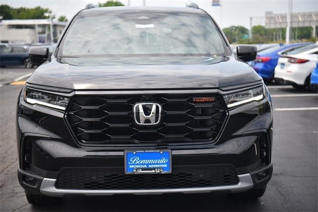 new 2025 Honda Pilot car, priced at $51,280