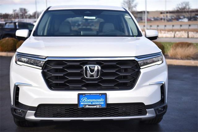 new 2025 Honda Pilot car, priced at $48,930