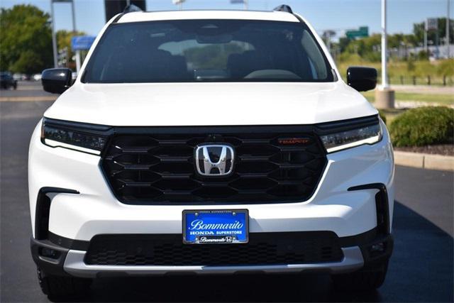 new 2025 Honda Pilot car, priced at $50,950