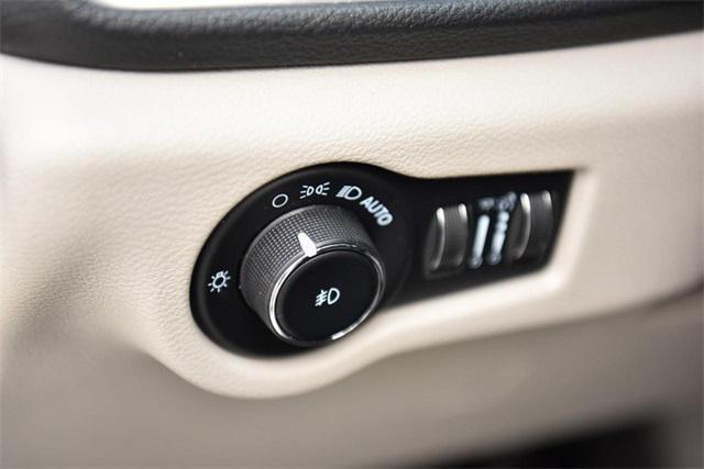 used 2023 Chrysler Pacifica car, priced at $30,288