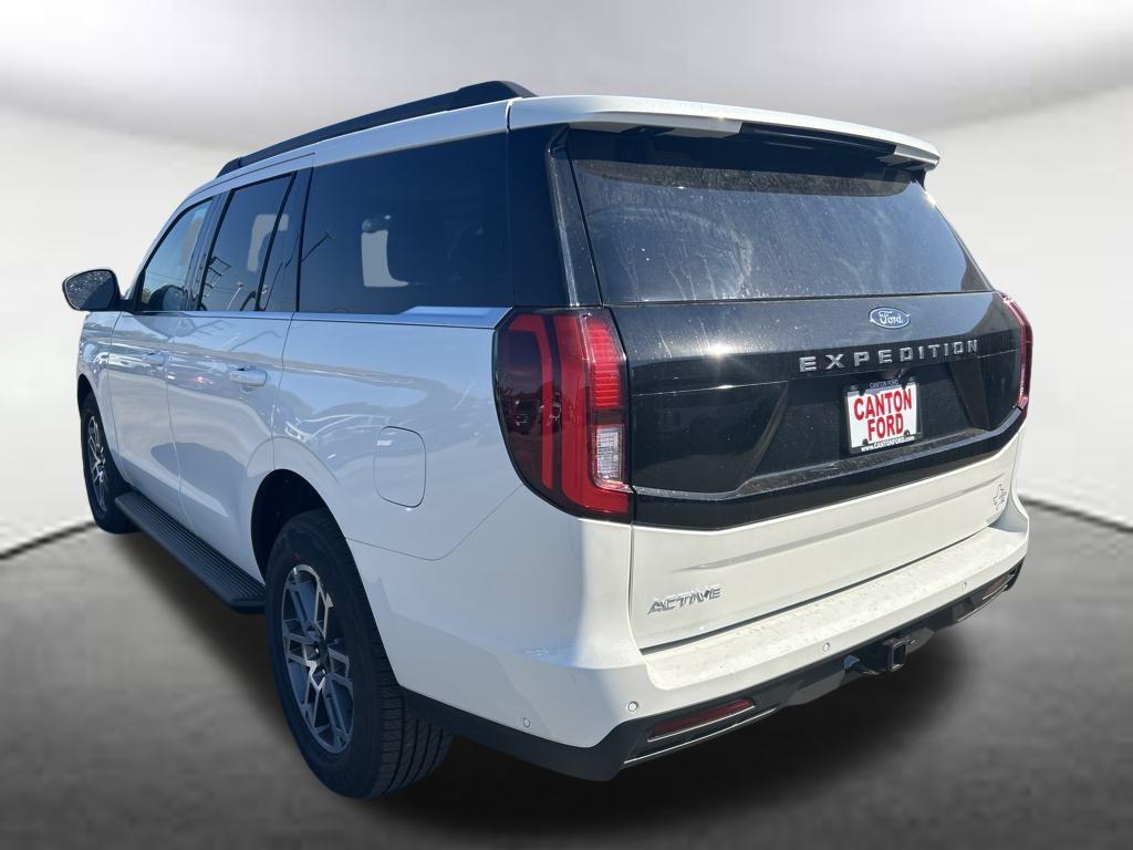 new 2025 Ford Expedition car, priced at $68,139