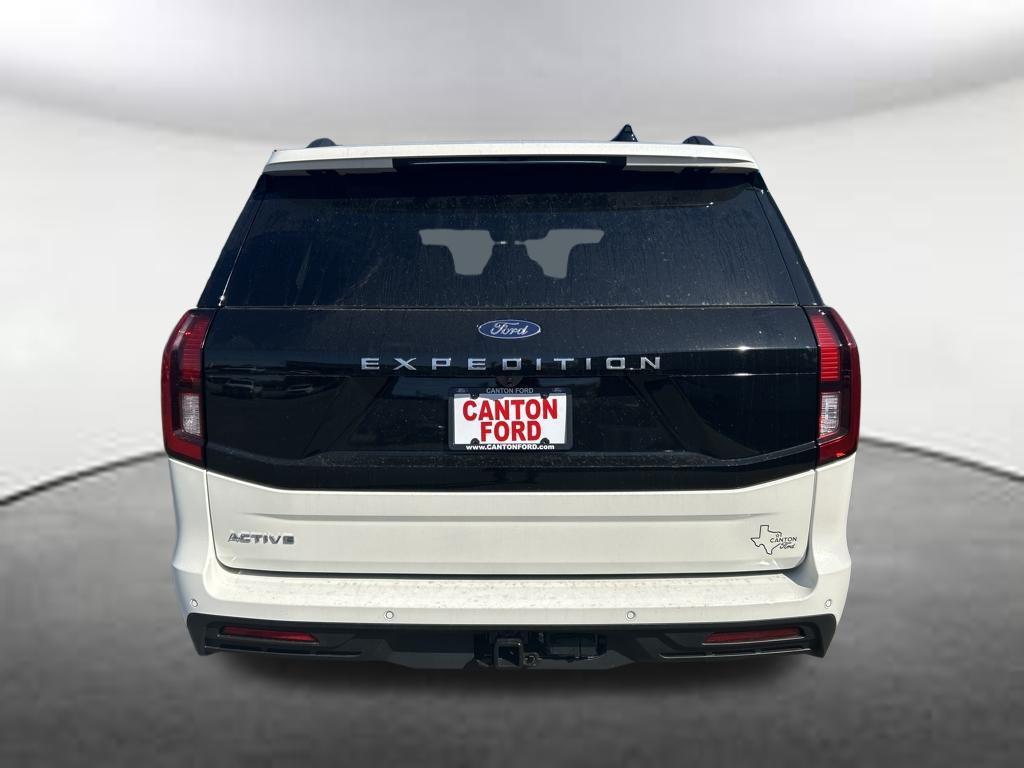 new 2025 Ford Expedition car, priced at $68,139