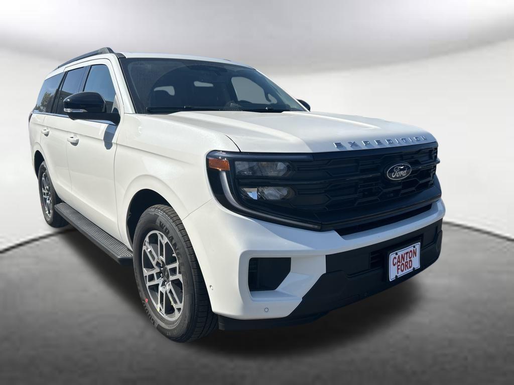 new 2025 Ford Expedition car, priced at $68,139