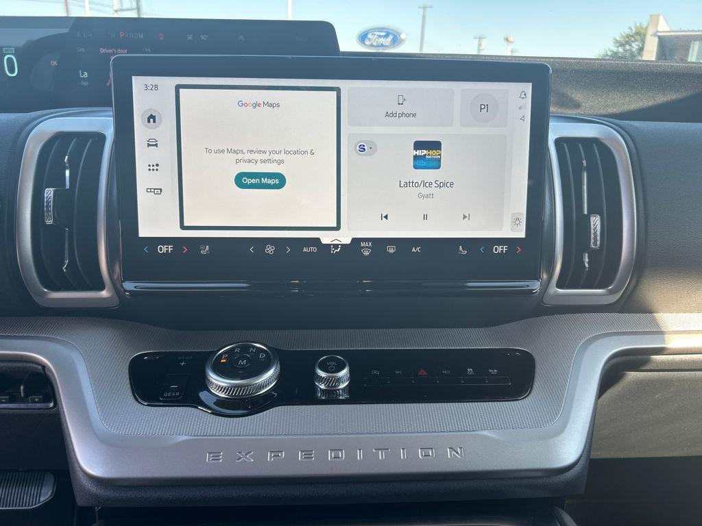 new 2025 Ford Expedition car, priced at $68,139