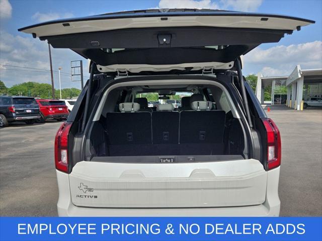 new 2025 Ford Expedition car, priced at $64,357