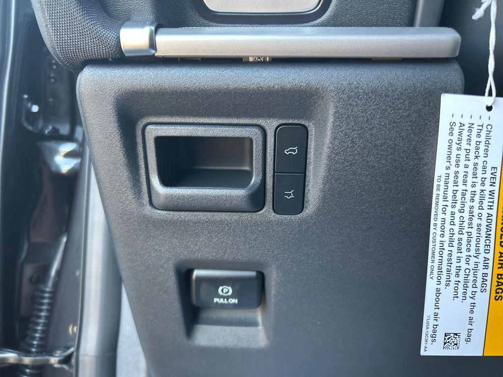 new 2025 Ford Expedition car, priced at $67,669