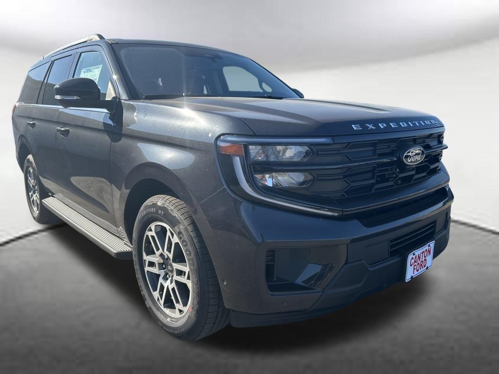 new 2025 Ford Expedition car, priced at $67,669